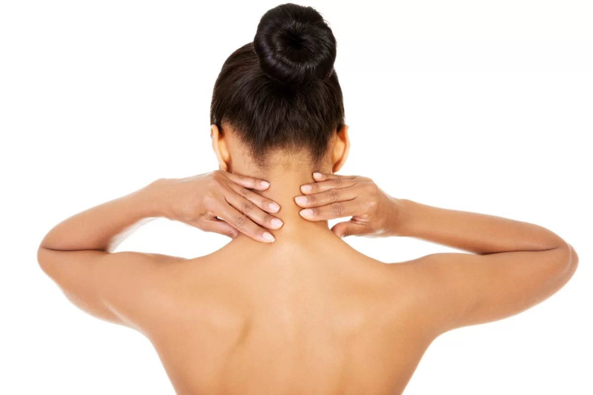 Как правильно делать массаж спины в домашних условиях