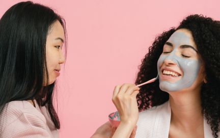 Как правильно ухаживать за кожей лица зимой