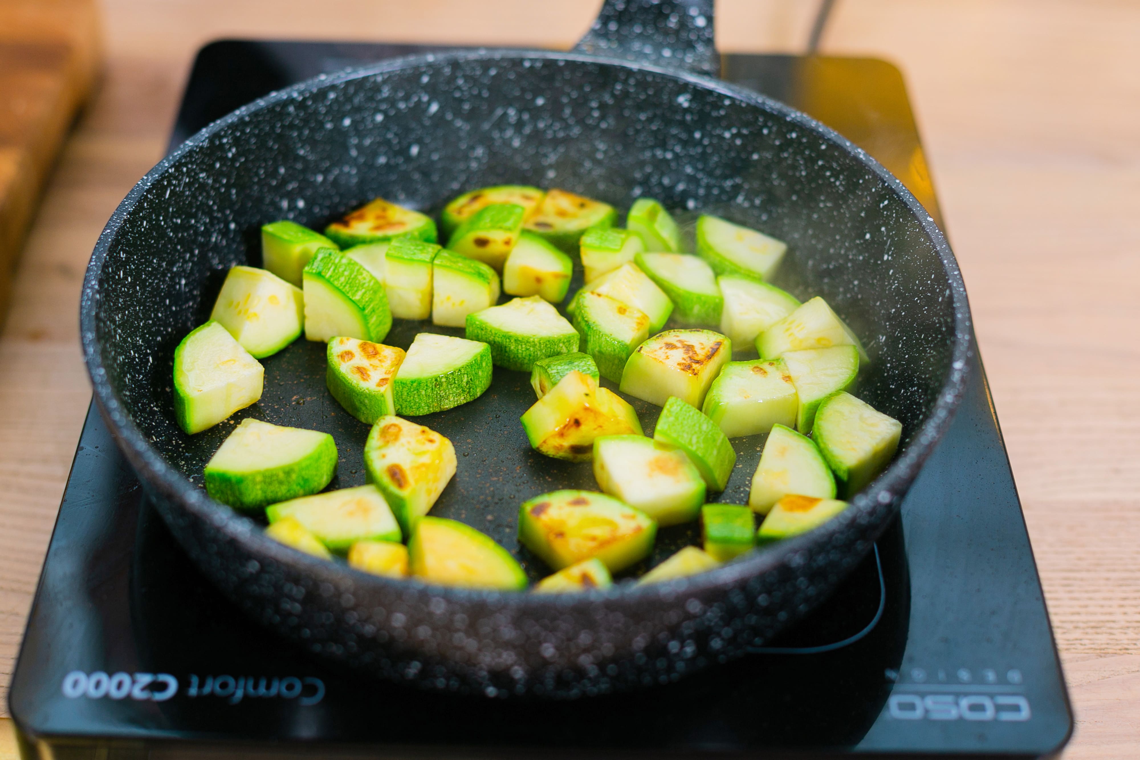 Салат из кабачков с кукурузой и фасолью