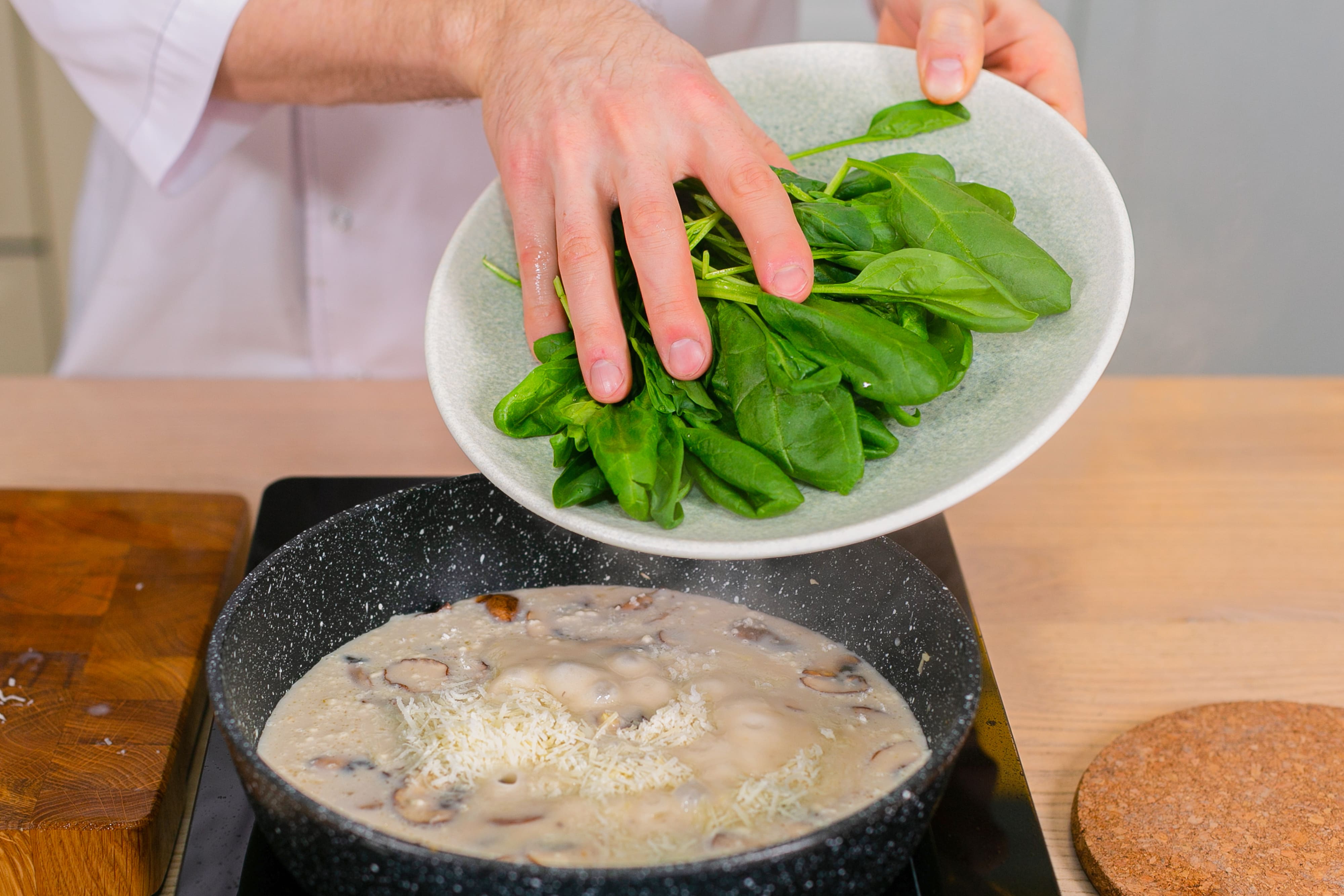 Сливочная курица со шпинатом