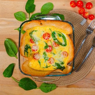 Запечённые яйца с овощами