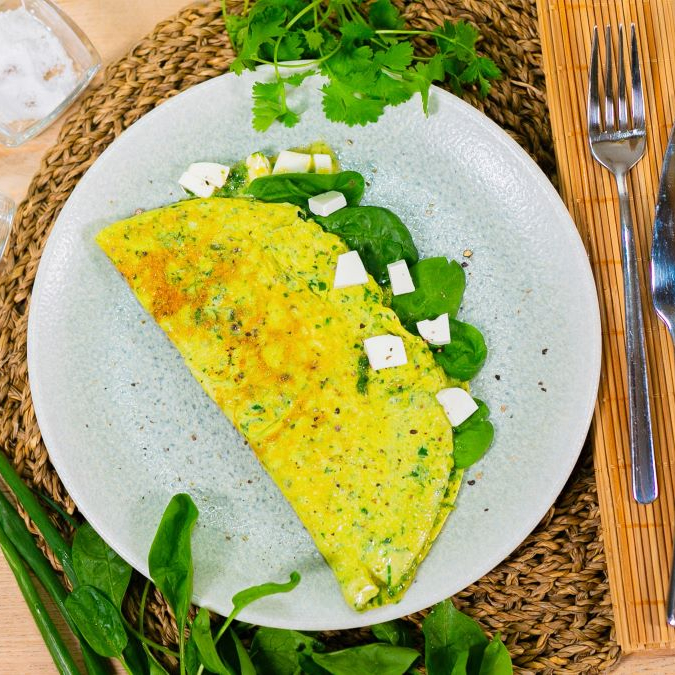 Зелёный омлет со шпинатом и травами