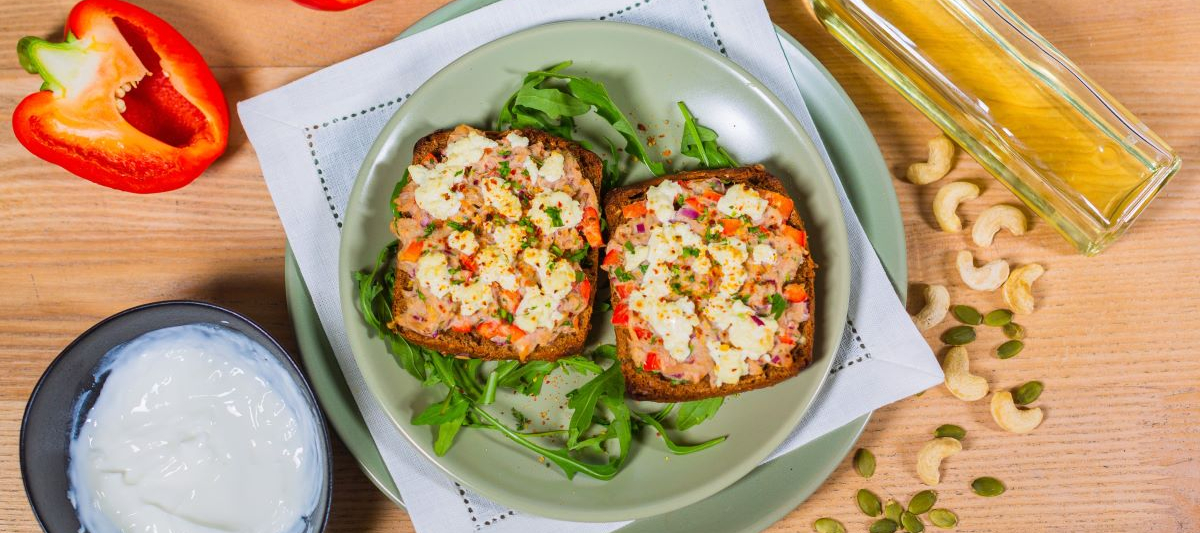 Хрустящие тосты с тунцом