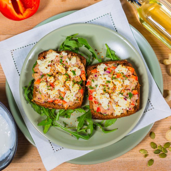 Хрустящие тосты с тунцом