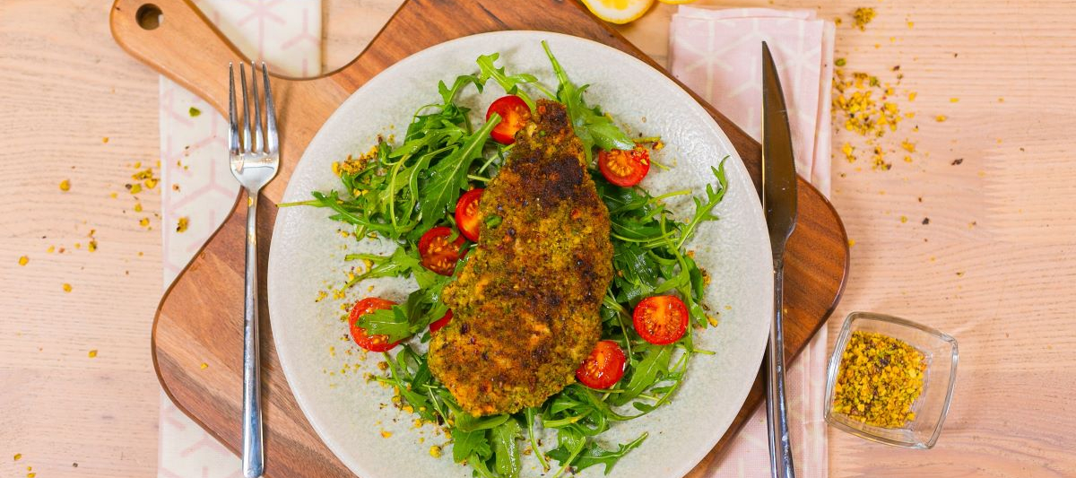 Курица в фисташковой панировке