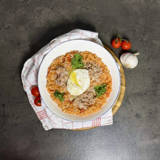 Томатная овсянка с тунцом