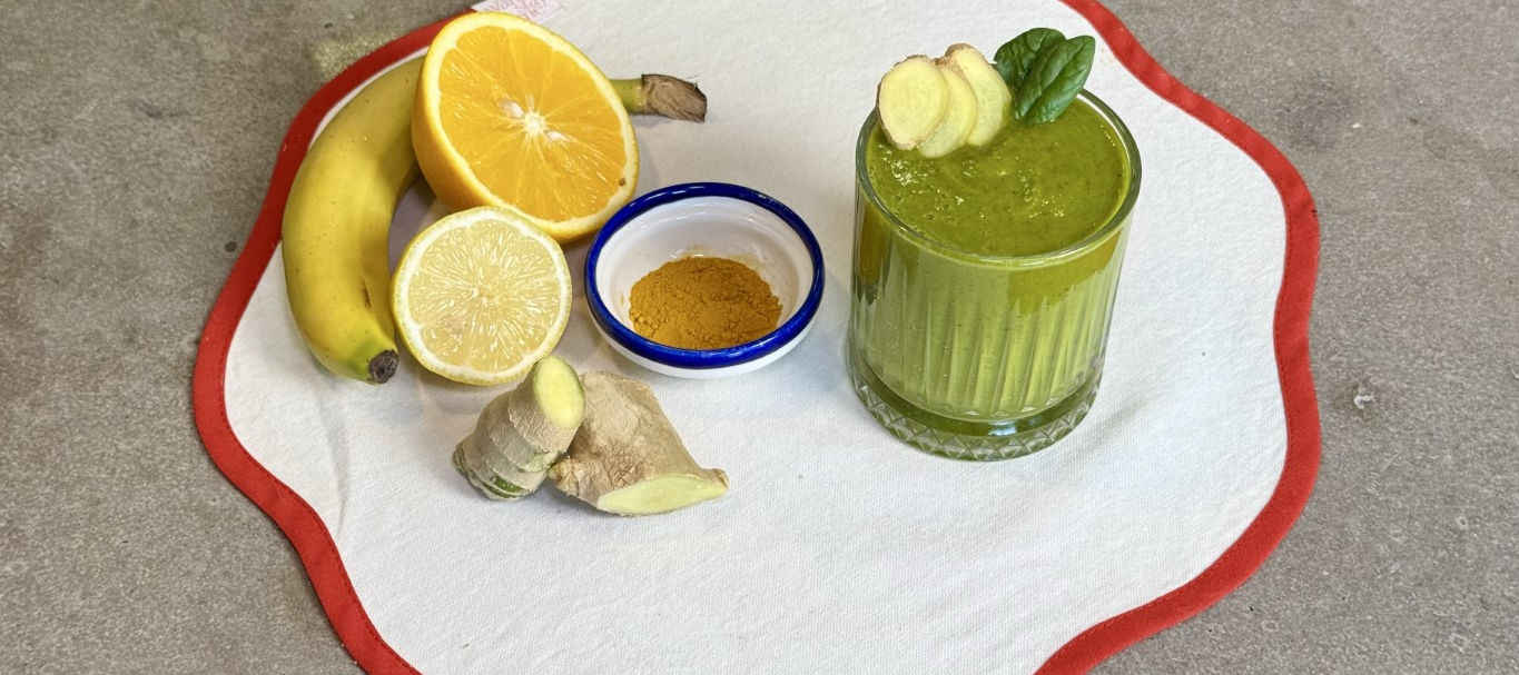 Смузи с имбирем и куркумой