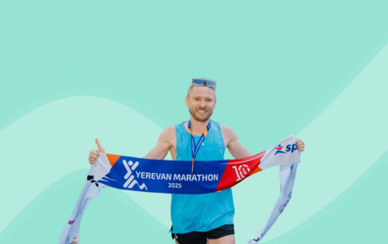 Три личных рекорда в лёгкой атлетике за год: как FitStars помог Алексею Силину восстановиться после травм и стать лидером Ереванского полумарафона