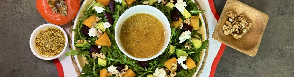Салат со свеклой, хурмой и творожным сыром